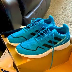 Adidas men’s lace up, blue running shoes